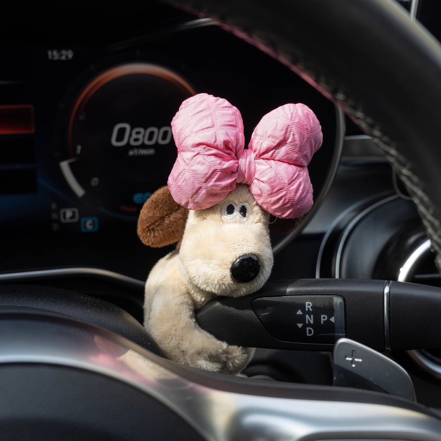 Car small ornaments cute head dog plush doll sentimental car interior decoration supplies